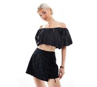 New Look - Minigonna pantalone nera ricamata con allacciatura laterale-Nero 46