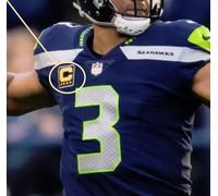 NFL West Seattle Seahawks Russell Wilson Qb Four-Star 4- ⭐⭐⭐⭐ Oro Capitani Toppa