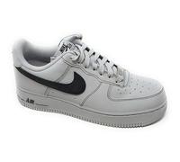 NIKE Air Force 1 '07 LV8, Sneaker Uomo, Grigio (Wolf Grey) Nero, 45 EU
