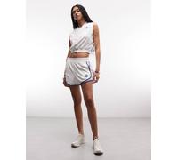 Nike - Chill - Pantaloncini in spugna color crema e blu navy-Bianco XS