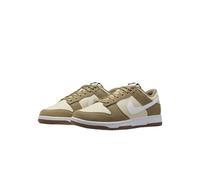 NIKE Dunk Low Retro SE, Sneaker Uomo, Bianco Oliva Neutro Lt Bianco Cachi, 40 EU