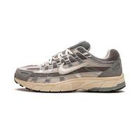 Nike FN7509 Nike P-6000 Uomo, Flat Pewter/White-LT Iron Ore EU 42.5