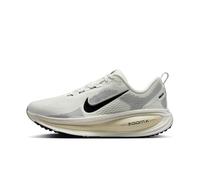 Nike HM6804-101 Vomero 18 Uomo, White/Obsidian-Mtlc Cool Grey EU 38.5