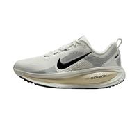NIKE HM6804-101 Vomero 18 Uomo, White/Obsidian-Mtlc Cool Grey EU 41
