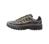 Nike P-6000 Premium SneakerUomo | Sneaker da uomo di ispirazione retrò con materiale Cordura® resistente e ammortizzazione in schiuma