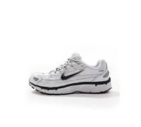 Nike - P-6000 - Sneakers bianche e argento metallizzato-Bianco MW 7