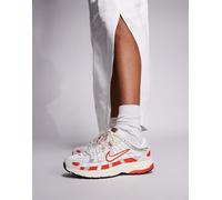 Nike - P-6000 - Sneakers bianco sporco e rosse WM 11