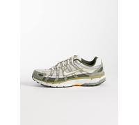 Nike - P-6000 - Sneakers in camoscio beige e verde kaki-Bianco 45.5