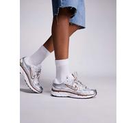 NIKE P-6000, Sneaker Donna, White Metallic Silver L British Tan, 38 EU