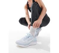Nike Running - Quest 6 - Sneakers blu e bianche WM 11.5