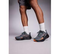 Nike Running - Vomero 18 - Sneakers grigie e arancioni-Grigio MW 10