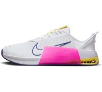 Nike Scarpe da Allenamento M Metcon 9 Flyease da Uomo, White White Deep Royal Blue Fierce Pink, 44.5 EU