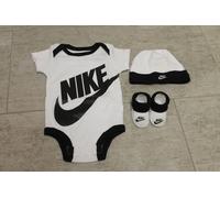 Nike Set Per Bambini 3 Pezzi Cappello Scarpine Body Tutina 6 - 12 Mesi Bianco