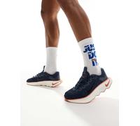 Nike Training - Motiva - Sneakers blu navy e arancioni MW 12.5
