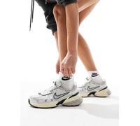 Nike - V2K Run - Sneakers unisex bianche e argento-Bianco 47.5
