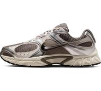 Nike V5 RNR, Scarpe da Ginnastica Uomo, Cave Stone Black College Grey Vast Grey, 42.5 EU