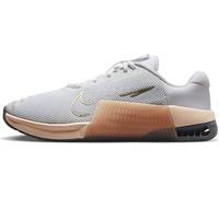 Nike W Metcon 9, Training Shoe Donna, White/White-Mtlc Gold Grain-Sanddrift, 39 EU