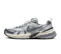 Nike WMNS V2K Run - Pure Platinum / Metallic Cool Grey, Pure Platinum/Metallic Cool Grey/Wolf Grey, 7.5