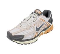 Nike ZOOM VOMERO 5 men Lowtop brown in taglia:42,5
