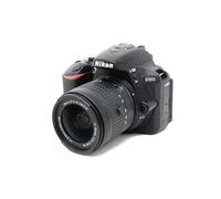 NIKON D5600 + 18-55mm VR GARANZIA 4 ANNI NEI CENTRI AUTORIZZATI NIKON IN ITALIA MENU ITALIANO