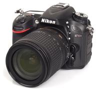 Nikon D7100 Fotocamera Digitale Reflex 24.1 Megapixel, Display 3.2 Pollici, con Obiettivo VR AF-S DX 18-105 mm 1:3.5-5.6G ED [Versione EU]