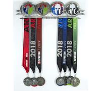 NITTEB Porta Medaglie da Muro in Acciaio Spazzolato per Spartan Race - Espositore Elegante con capacità di 4 Trifecta, Ideale per Atleti e Amanti della Spartan Race - Design Robusto e Moderno