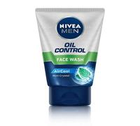 NIVEA MEN Face Wash, Oil Control, 10x Vitamina C Riduzione Macchie Scure...