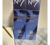 No\7 Lift & Luminate Siero Antietà Tripla Azione 30ml Formato standard Nuovo