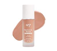 No7 Restore & Renew, fondotinta liquido con vitamina C, vitamina E e collagene per viso, formula siero per la bellezza della pelle con copertura media (30 ml)