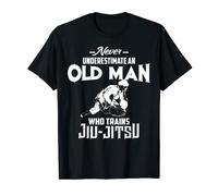 Non sottovalutare mai il vecchio che addestra il regalo divertente di Jiu-Jitsu Maglietta