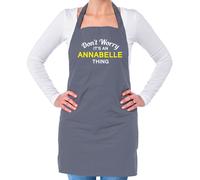 Non Worry It's Un Annabelle Cosa Unisex Adulti Grembiule Cognome Custom Nome