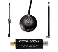 Nooelec RTL-SDR v5 Bundle - NESDR SMArt HF/VHF/UHF (100kHz-1.75GHz) Software Defined Radio. Premium RTLSDR con 0,5 PPM TCXO, SMA, Custodia Alluminio e 3 Antenne. Radio Basata su RTL2832U e R820T2