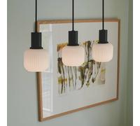 Nordlux Lampada a sospensione Milford Mini, a 3 luci, nera, vetro rigato Nordlux