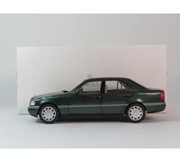 Norev Mercedes Benz C-Class Malachit green metallic 1993 1/18 183372