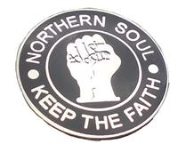 Northern Soul Keep The Faith Circle - Spilla smaltata nero/argento, 1,5 cm x 1,5 cm