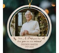 Not A Day Goes by That You are Not Missed Christmas Ornaments 2025, Ornamento commemorativo fotografico personalizzato, regalo commemorativo commemorativo, nome personalizzato Loved Ones Angel 1st