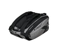 NOX Massima funzionalità in un formato compatto La borsa per racchette da padel NOX AT10 Competition XL Compact è la soluzione ideale per i giocatori che desiderano trasportare molto ma che vogliono c