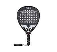 NOX Scopri la Potenza della Racchetta ATTACK 3K NEXTGEN Vivi l'esperienza del padel al massimo con la racchetta ATTACK 3K NEXTGEN del marchio NOX, progettata per i giocatori avanzati. Questa racchetta