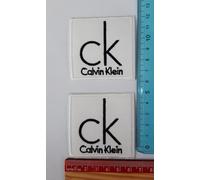 Nr. 2 Toppe Patch Calvin Klein termoadesive ricamate (come in foto)