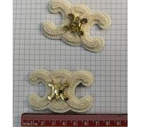 Nr. 2 Toppe Patch Celine, termoadesive, ricamate, con dettaglio metallico.