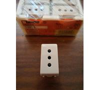 Nr. 5 Prese 10A 2P+T Bticino TEKNE art. 13913. Nuove e rare