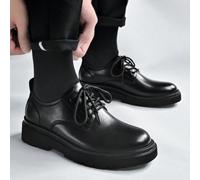Nuovi modelli di scarpe da uomo per la primavera: scarpe in pelle nera in stile britannico, casual ed eleganti, adatte per abiti formali da lavoro e per il lavoro quotidiano, con una spaziosa punta an
