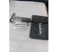 Nuovissimo KIT ATTREZZI COMPLETO SACCHETTO NERO PER VESPA
