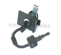 Nuovo Cassetto Porta Attrezzi Nero Con Due Chiavi Per Vespa PX LML EFL