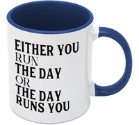 O sei tu a gestire la giornata o è la giornata a gestire te. Tazza da caffè originale con stampa fronte-retro, tazza da tè in ceramica per mamma, papà, amico, moglie, marito, regalo da 11 once.