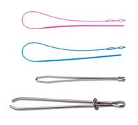 OKUMEYR Set Infila-Coulisse per Cucito 2 Pezzi in Metallo e 2 Pezzi in Plastica Rossa e Blu, Strumento Portatile per Infilare Fili e Corde, Compatto e Adatto a Lavori di Cucito Fai da Te