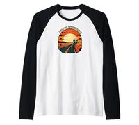 Old Iron Timeless Ride Classic Car Sunset Road Maglia con Maniche Raglan