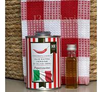 Olio al Peperoncino - Olio Extravergine di Oliva 250ml Lattina + Bottiglietta 20ml Omaggio con Asciugamano | Idea Regalo Gourmet Made in Italy