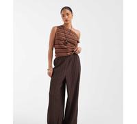 ONLY Petite - Pantaloni testurizzati a fondo ampio marrone cioccolato XXS