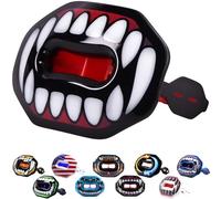 Oral Mart Vampire Fangs - Bocchino per bocca di calcio, protezione per labbra (cinturino rimovibile incluso)